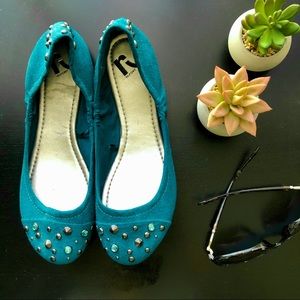 SALE: Report Teal Flats (NWOT)